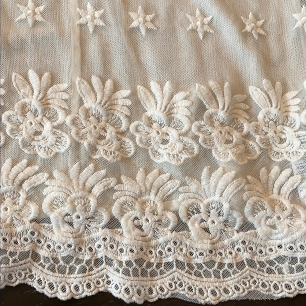 Lace tank - Picture 2 of 3